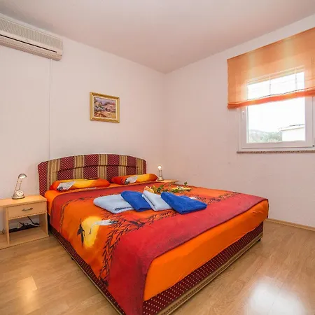 Tri Srca Apartment Vinisce